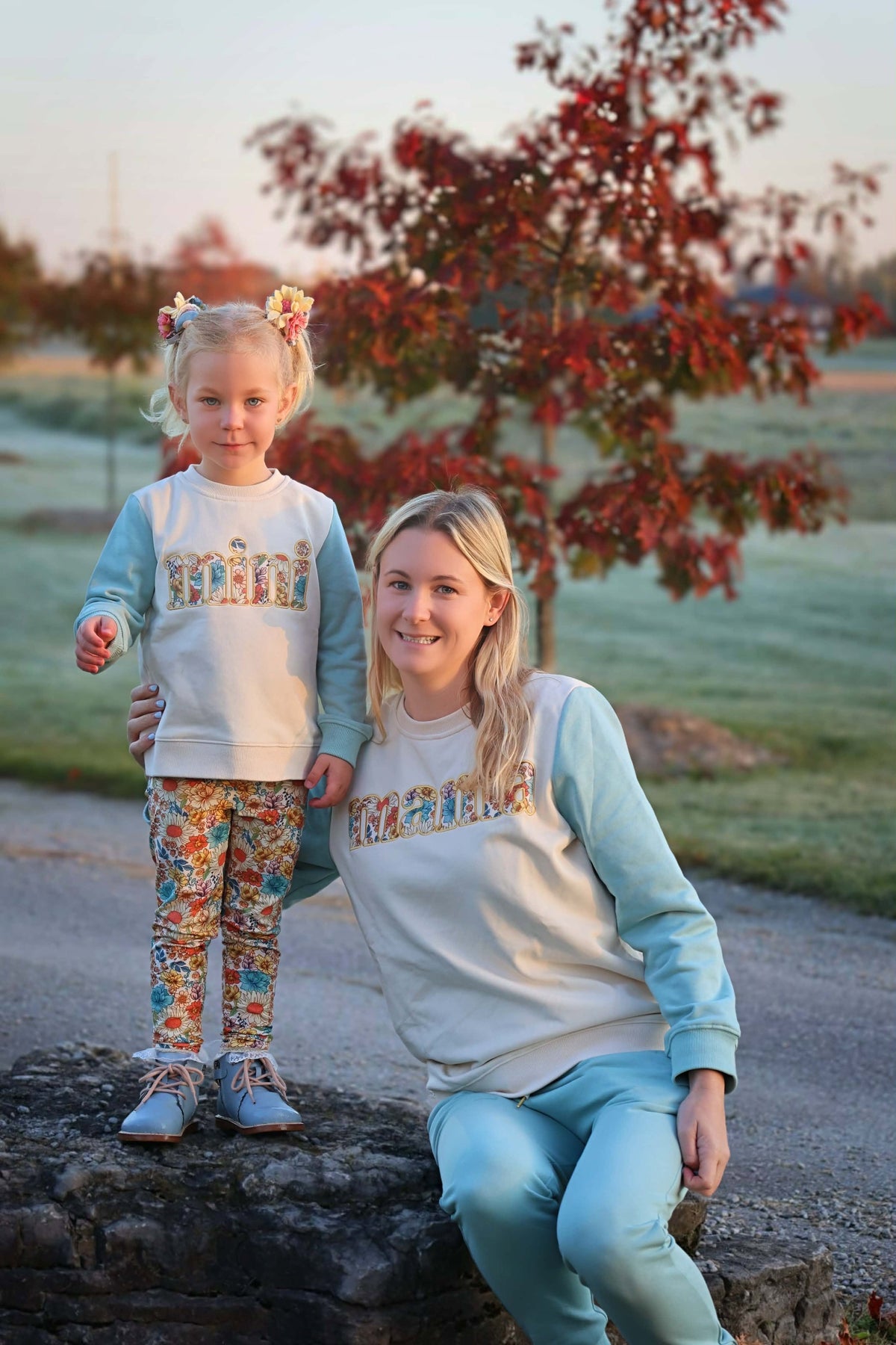 Mama Sweatshirt - Vintage Fall Floral
